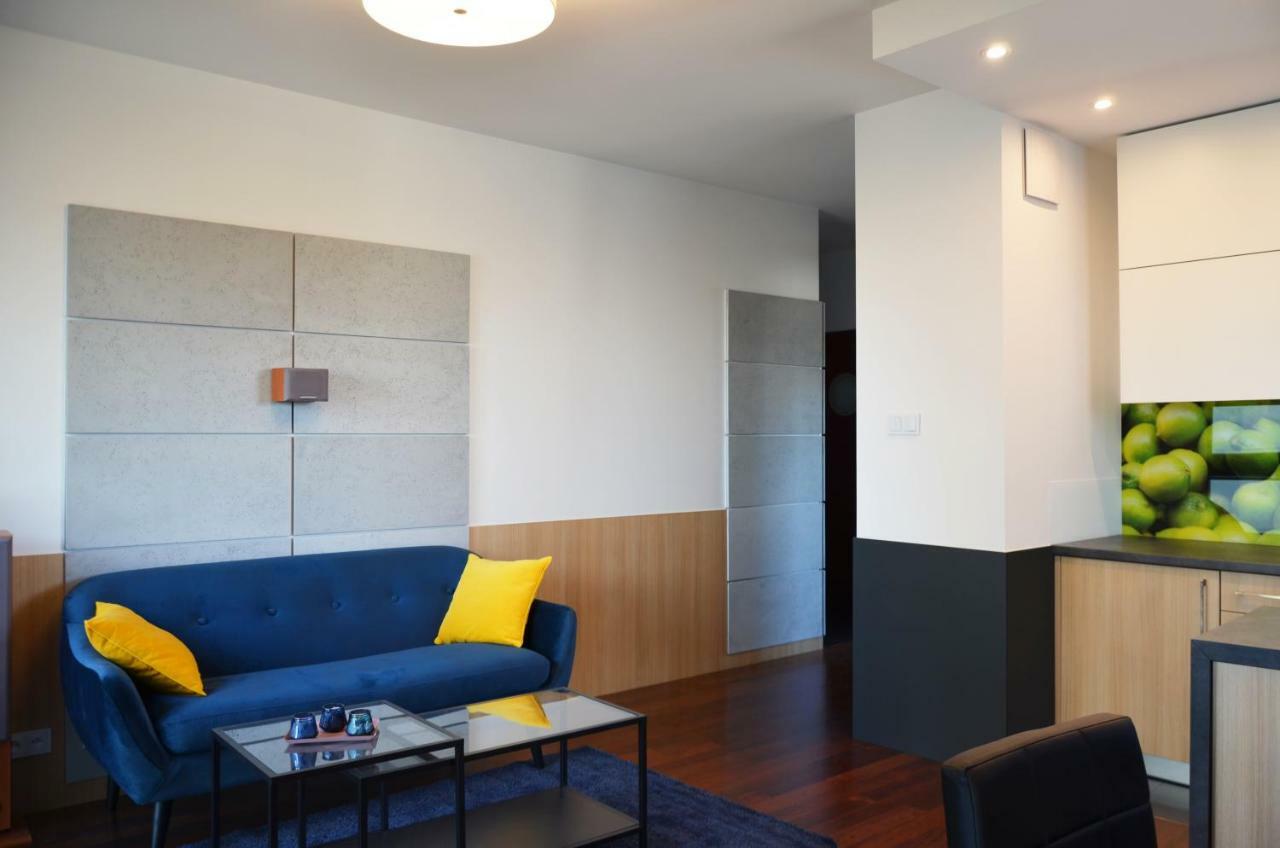 Aleja Wyscigowa 4C By Homeprime Warszawa Exteriör bild